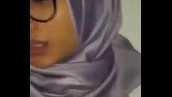 Hijab Perawan Kesakitan Sampai Berdarah