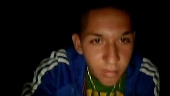 Jose Miguel, flaitecito con ceja depilada se pajea en webcam