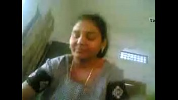 Somanur hot housewife aunty Dharshini undressing her nighty sex video @ 0924341542503