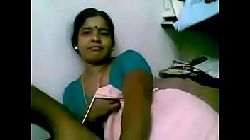 Chennai hot housemaid aunty showing her boobs sex video-2 @ 0924341542510