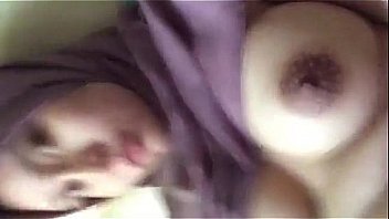 Muslim girl rubbing her pussy
