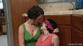 Lesbian hairy pussy squirts
