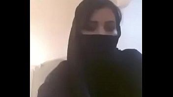 Desi muslim girl boobs show