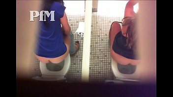 peeing milf 25collection
