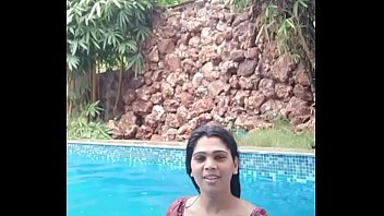Mallu girl t. without underware in swiming pool