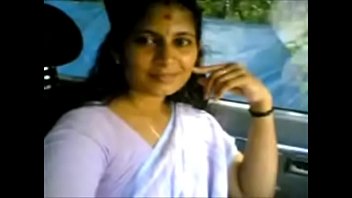 Kerala Kadakavur aunty boobs hot nude in car clip-132