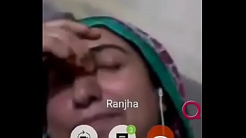 pakistani aunty showing her boobs to his friend on imo video call