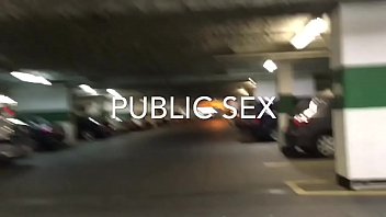 Amature bareback fuck in public library parking lot