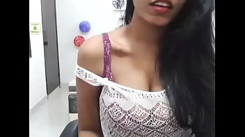 hot brown webcam girl