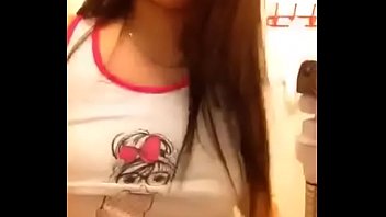 egyptian bitch showing her body and squirting