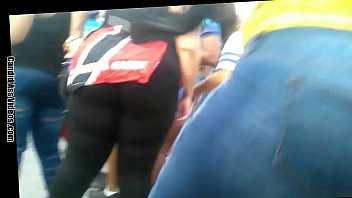 wide phat booty jamaican wiggling her ass back and forth booty bouncing close up in skin tight jeans