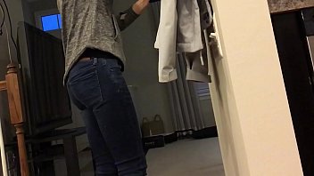 Roomate Nice ass in Jeans