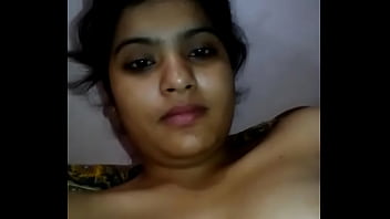 Desi housewife show her pussy
