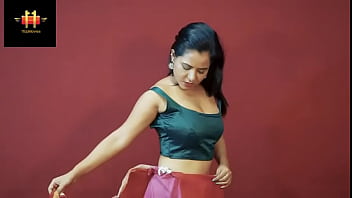 Bold Beauty sexy hot indian bhabi uncovering herself