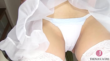 Hot Japanese maid with tight ass sucks on ice teen [bemua 001]