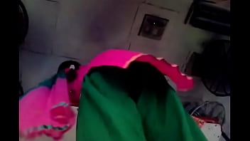 Salwar Upskirt in Train