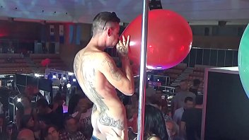 Balloon fetish o fetiche de glogos para que disfruten los looners de sexo con globos